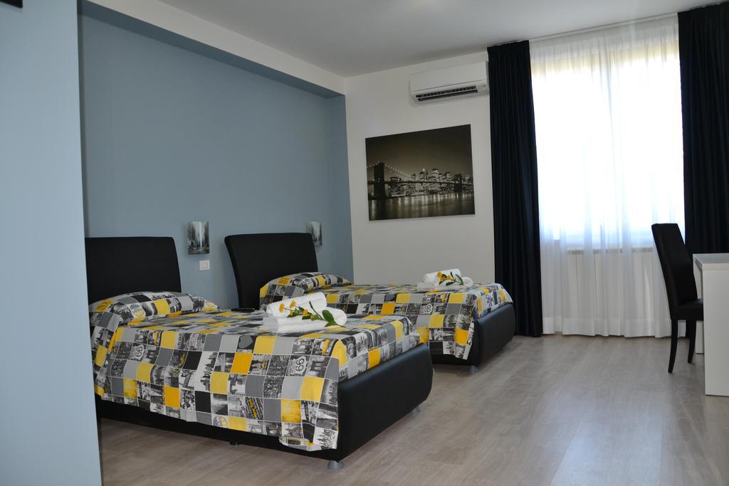 Fly In The World B&B Fiumicino Room photo